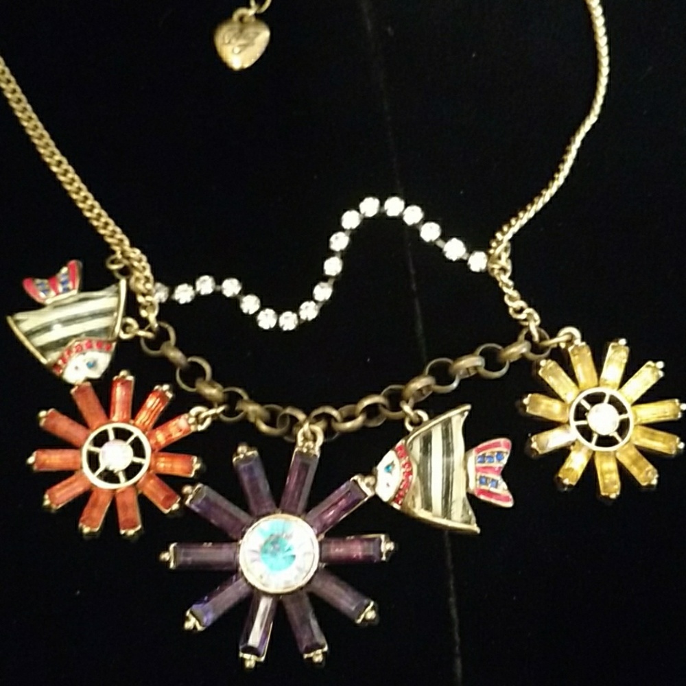🌻🌷Adorable Betsey Johnson Necklace